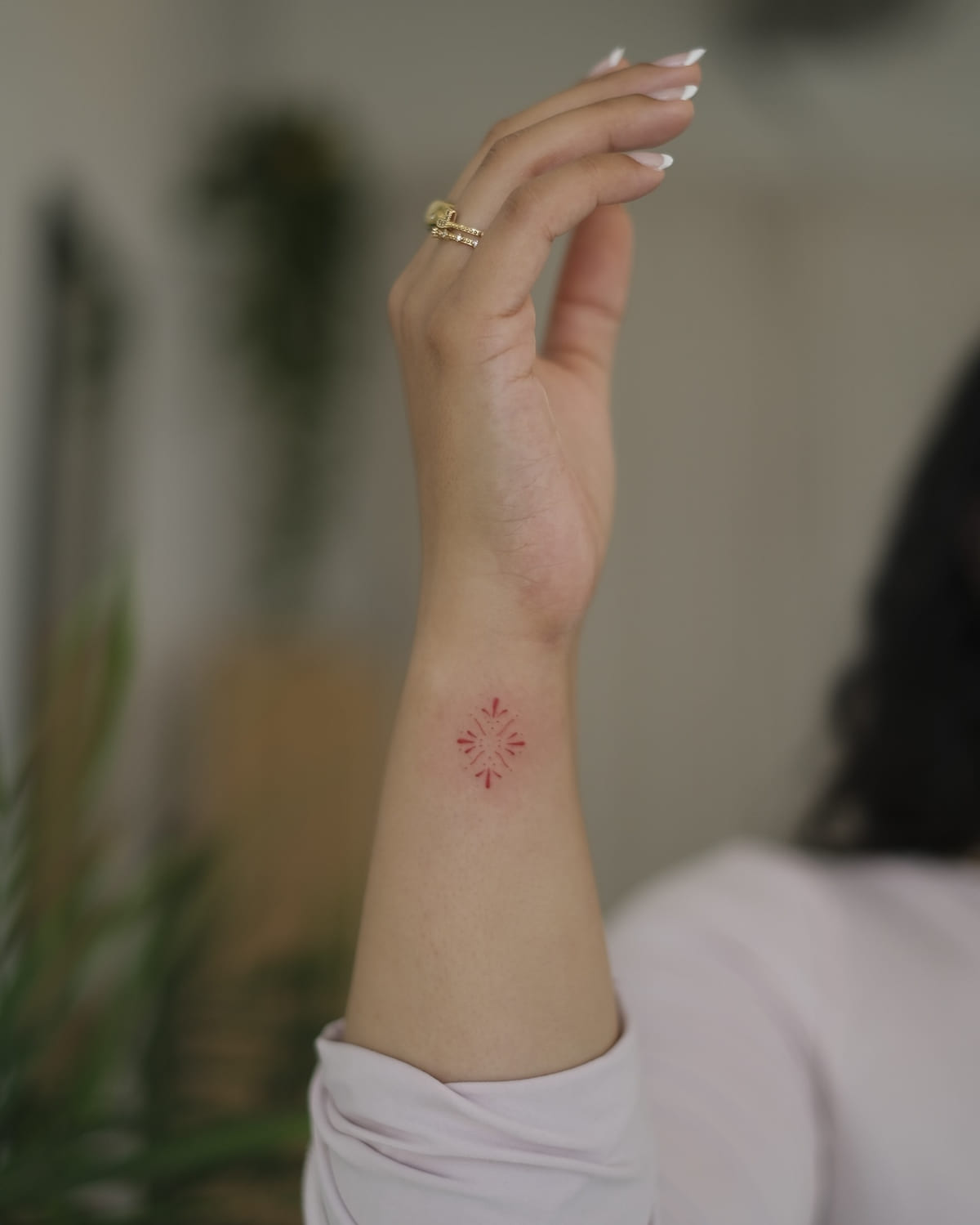 Small diamond ornament of radiating marks, another view