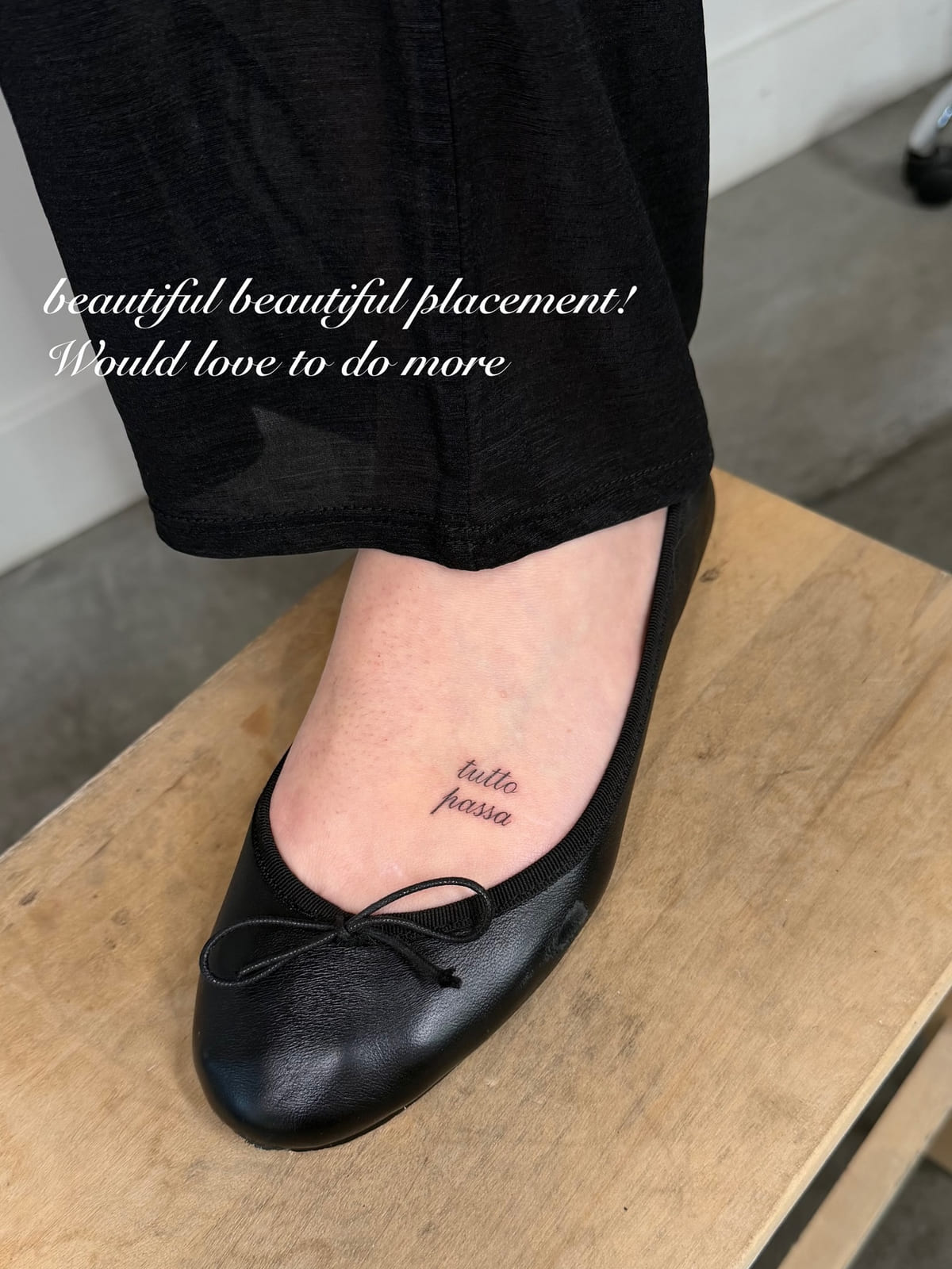 Lettering: tutto passa, fine line tattoo