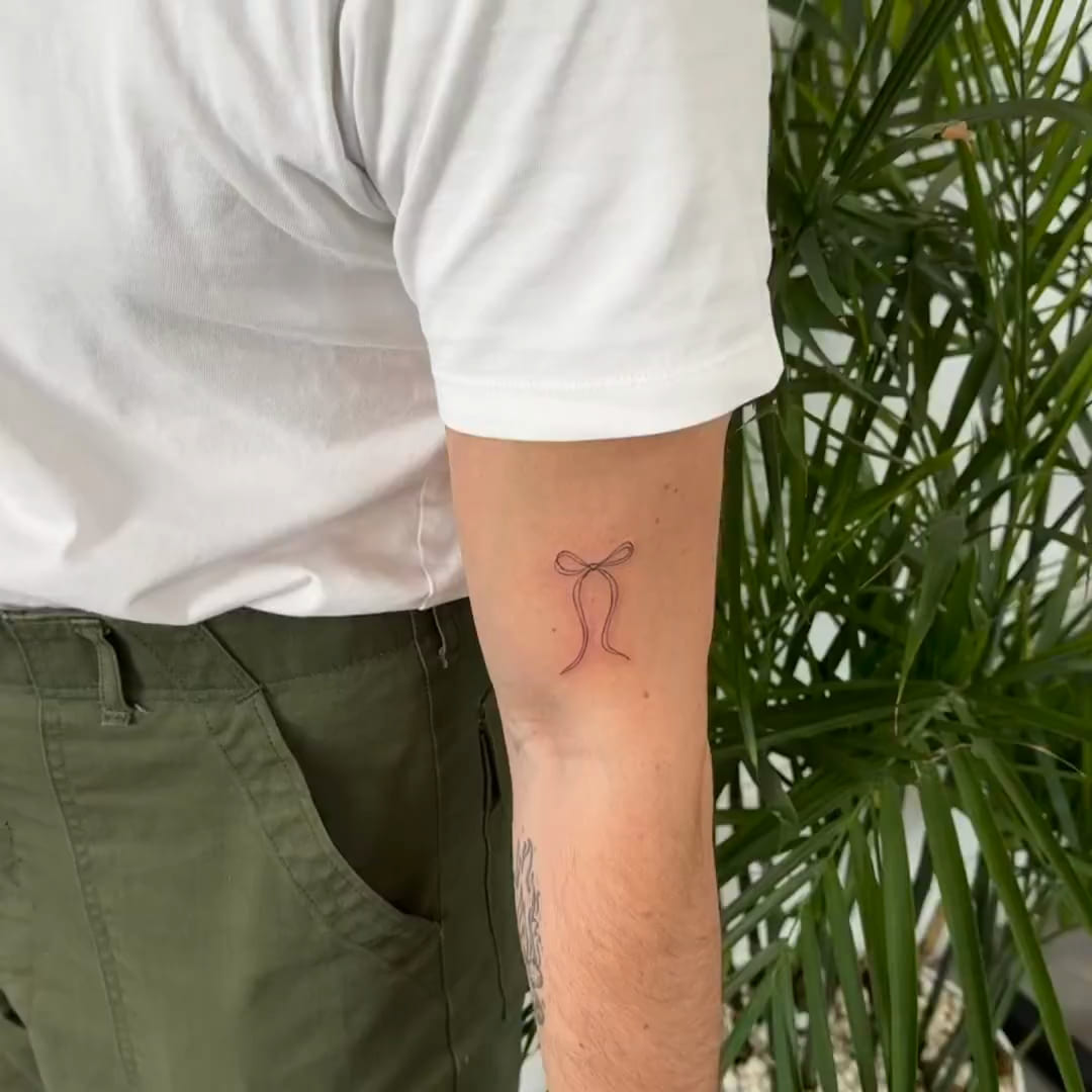 Fine line bow, fine line tattoo